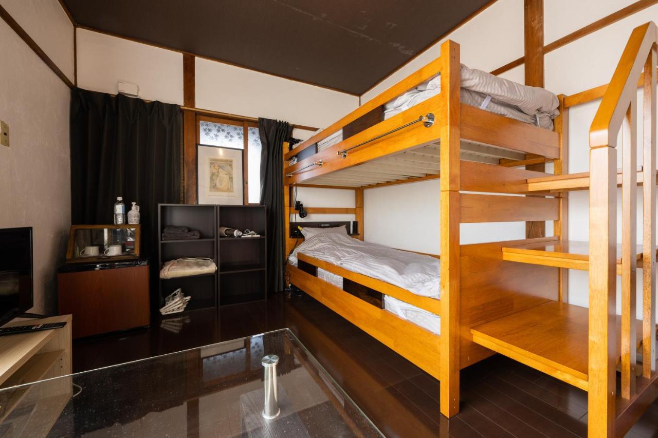 Bed&Cafe Onzo オンゾー Hotell Onomichi Exteriör bild